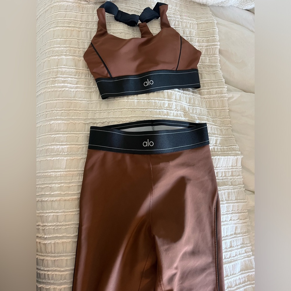 Alo Yoga brown set